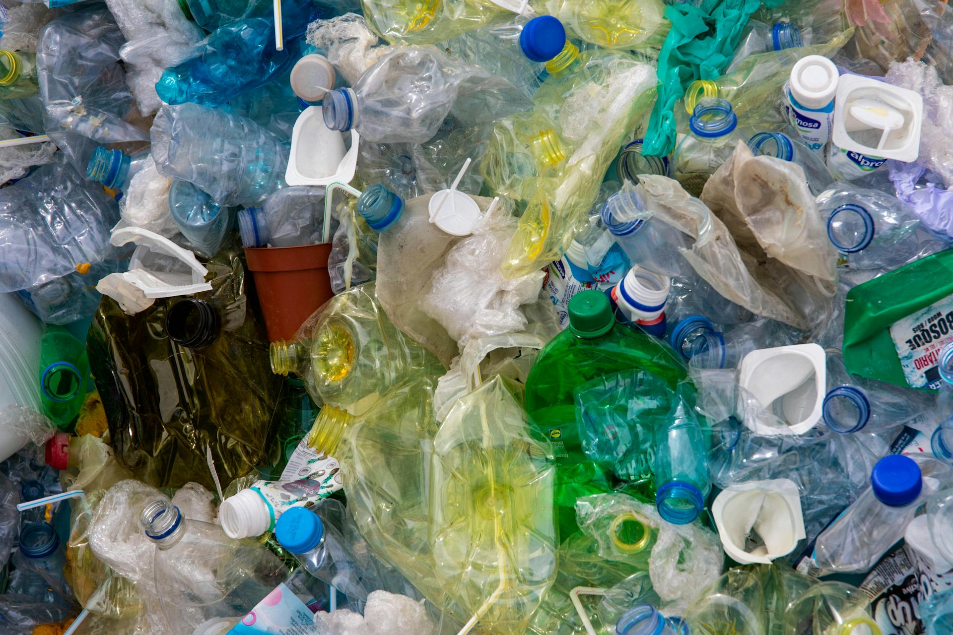 Italy: PLASTIC TAX postponed to July 1st, 2026!
